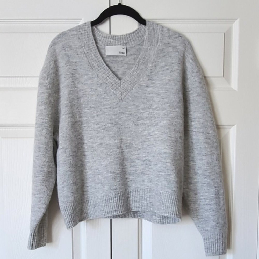 New Aritzia Wilfred Free alpaca wool blend boxy cropped v-neck pullover sweater